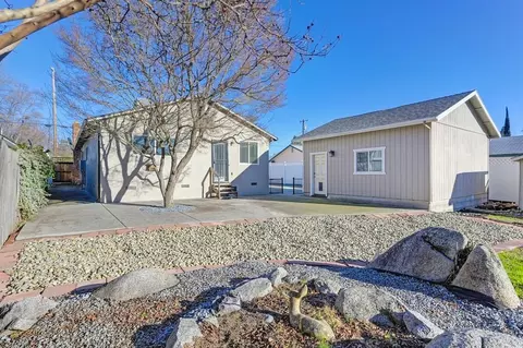 Exterior - 3800 Circle Dr, Loomis, CA 95650 photo 10 of 12