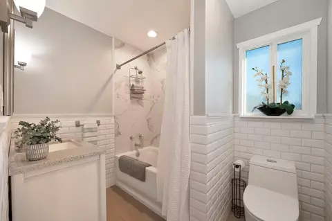 Bath - 3800 Circle Dr, Loomis, CA 95650 photo 1 of 3