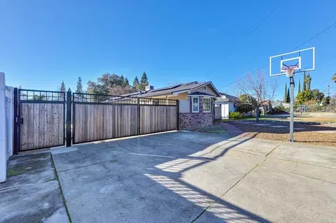 Exterior - 3800 Circle Dr, Loomis, CA 95650 photo 2 of 12