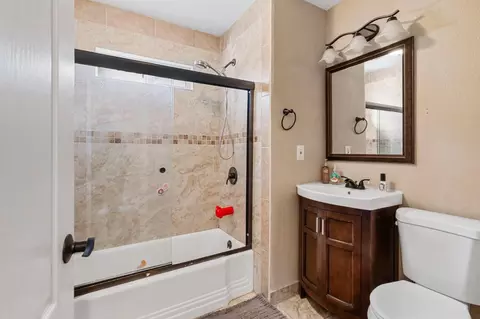 Bath - 620 N Ham Ln, Lodi, CA 95242 photo 3 of 3