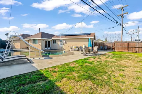 Exterior - 620 N Ham Ln, Lodi, CA 95242 photo 5 of 11