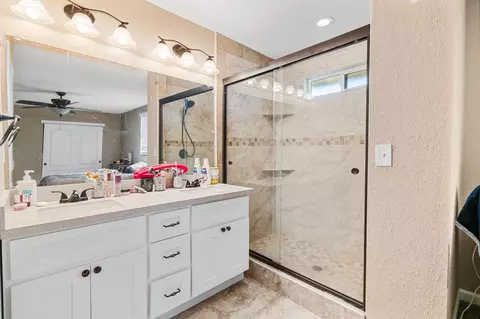 Bath - 620 N Ham Ln, Lodi, CA 95242 photo 1 of 3