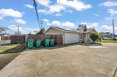 Exterior - 620 N Ham Ln, Lodi, CA 95242 photo 9 of 11