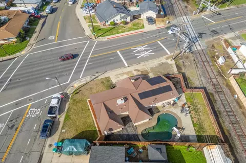 View/Area - 620 N Ham Ln, Lodi, CA 95242 photo 7 of 11