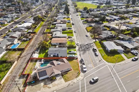View/Area - 620 N Ham Ln, Lodi, CA 95242 photo 5 of 11