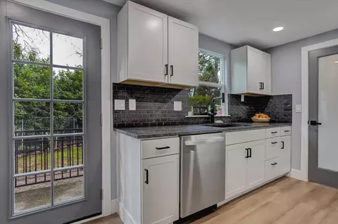 Kitchen - 165 Celesta Dr, Grass Valley, CA 95945 photo 2 of 7