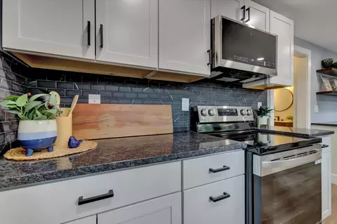 Kitchen - 165 Celesta Dr, Grass Valley, CA 95945 photo 4 of 7