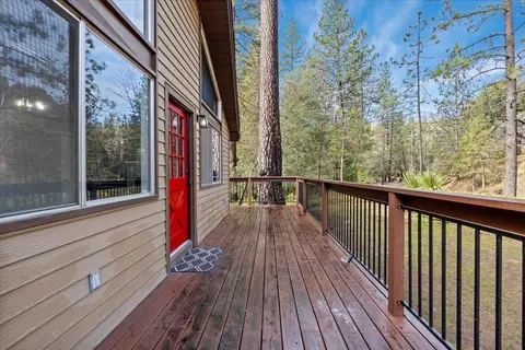 16853 E Meadow Ln, Sonora, CA 95370 photo 5