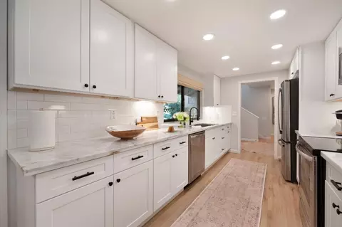 Kitchen - 50 Covered Bridge Rd, Carmichael, CA 95608 photo 2 of 4