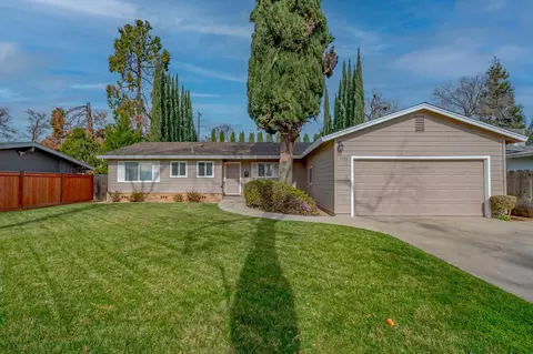 1275 W 25th St, Merced, CA 95340 photo 2