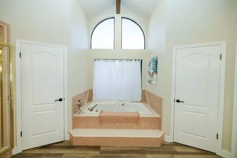 Bath - 3904 Marsala, Modesto, CA 95356 photo 4 of 6