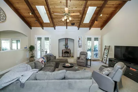 Living - 3904 Marsala, Modesto, CA 95356 photo 4 of 7