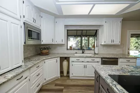 Kitchen - 3904 Marsala, Modesto, CA 95356 photo 4 of 5