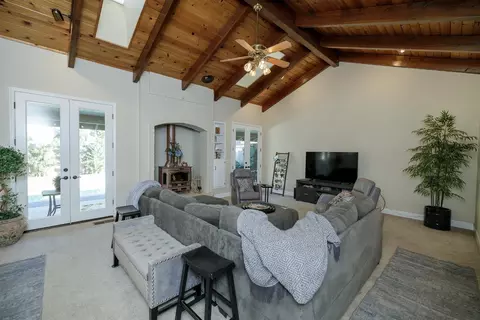 Living - 3904 Marsala, Modesto, CA 95356 photo 6 of 7