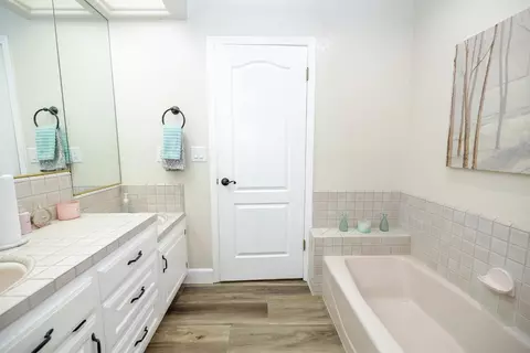 Bath - 3904 Marsala, Modesto, CA 95356 photo 2 of 6