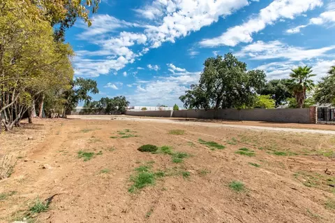 5721 Gibbons Dr, Carmichael, CA 95608 photo 2