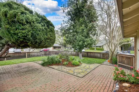 Exterior - 2527 Whittier Dr, Davis, CA 95618 photo 2 of 32