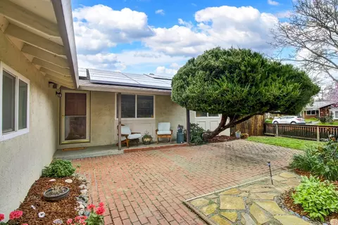 Exterior - 2527 Whittier Dr, Davis, CA 95618 photo 5 of 32