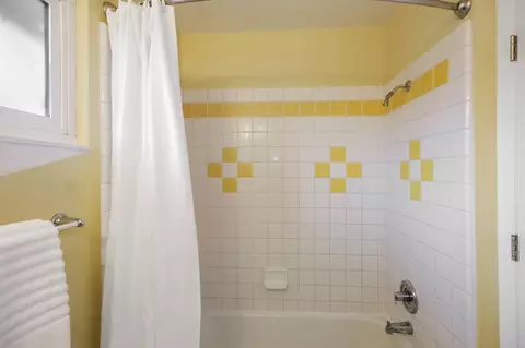 Bath - 2527 Whittier Dr, Davis, CA 95618 photo 5 of 5