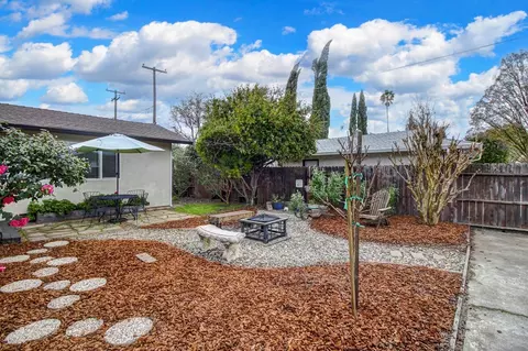 Exterior - 2527 Whittier Dr, Davis, CA 95618 photo 10 of 32