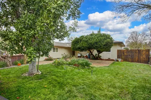Exterior - 2527 Whittier Dr, Davis, CA 95618 photo 4 of 32