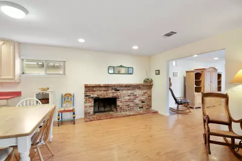 Dining - 2527 Whittier Dr, Davis, CA 95618 photo 2 of 4