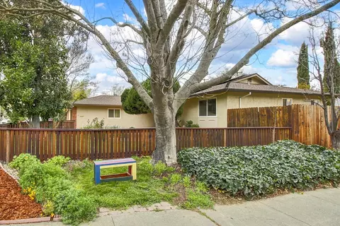 Exterior - 2527 Whittier Dr, Davis, CA 95618 photo 28 of 32