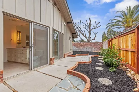 Exterior - 7012 Del Rio Dr, Modesto, CA 95356 photo 14 of 15