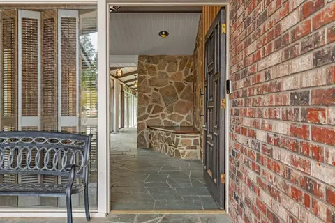 Entry Way - 7012 Del Rio Dr, Modesto, CA 95356 photo 1 of 5