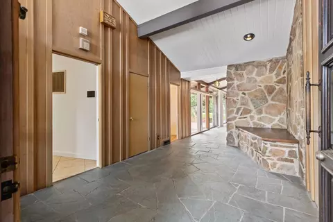 Entry Way - 7012 Del Rio Dr, Modesto, CA 95356 photo 2 of 5