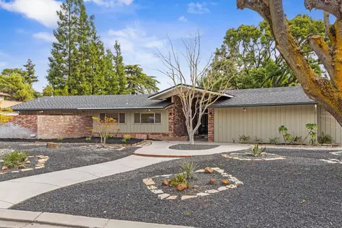 Exterior - 7012 Del Rio Dr, Modesto, CA 95356 photo 5 of 15