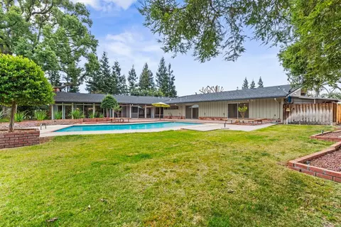 Exterior - 7012 Del Rio Dr, Modesto, CA 95356 photo 10 of 15