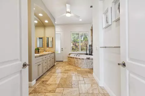 Entry Way - 1480 Ridgeview Cir, Auburn, CA 95603 photo 1 of 2