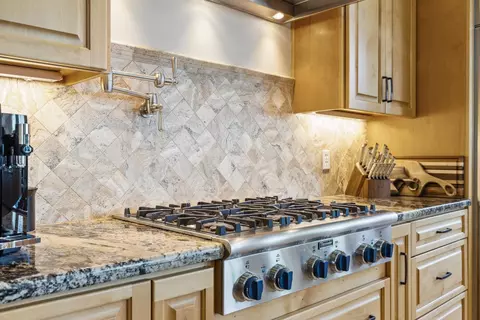 Kitchen - 1480 Ridgeview Cir, Auburn, CA 95603 photo 5 of 5