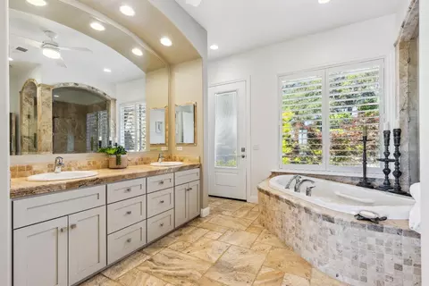 Bath - 1480 Ridgeview Cir, Auburn, CA 95603 photo 3 of 6