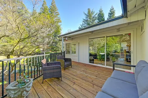 Exterior - 3318 Deodar St, Carmichael, CA 95608 photo 4 of 14