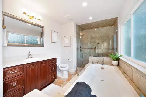 Bath - 3318 Deodar St, Carmichael, CA 95608 photo 2 of 4