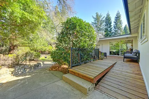 Exterior - 3318 Deodar St, Carmichael, CA 95608 photo 5 of 14