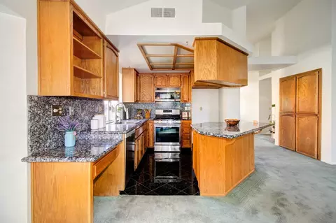Kitchen - 8271 Dalkeith Way, Antelope, CA 95843 photo 1 of 7
