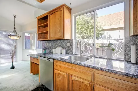 Kitchen - 8271 Dalkeith Way, Antelope, CA 95843 photo 7 of 7