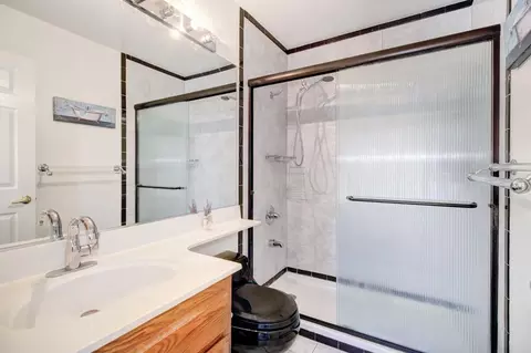 Bath - 8271 Dalkeith Way, Antelope, CA 95843 photo 4 of 4