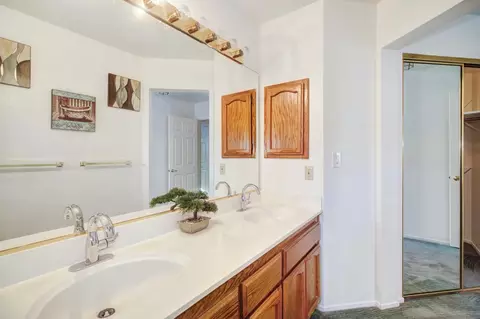 Bath - 8271 Dalkeith Way, Antelope, CA 95843 photo 2 of 4