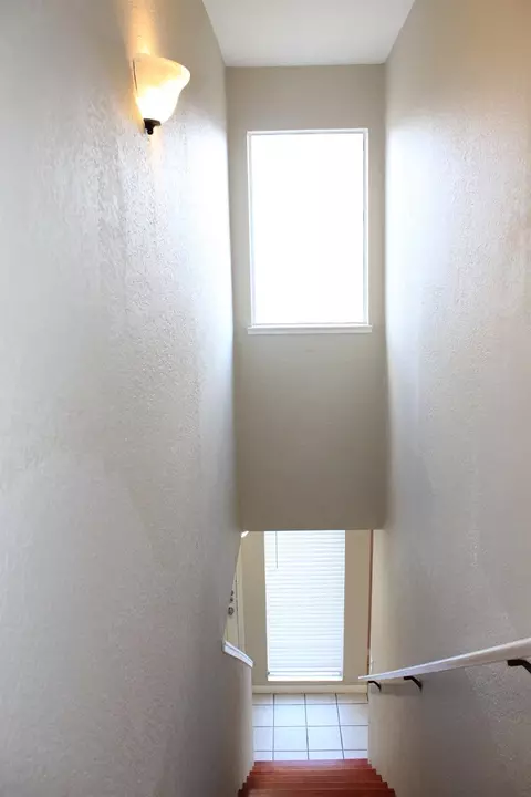 Entry Way - 3104 Golden Eagle Ln, Modesto, CA 95356 photo 11 of 12