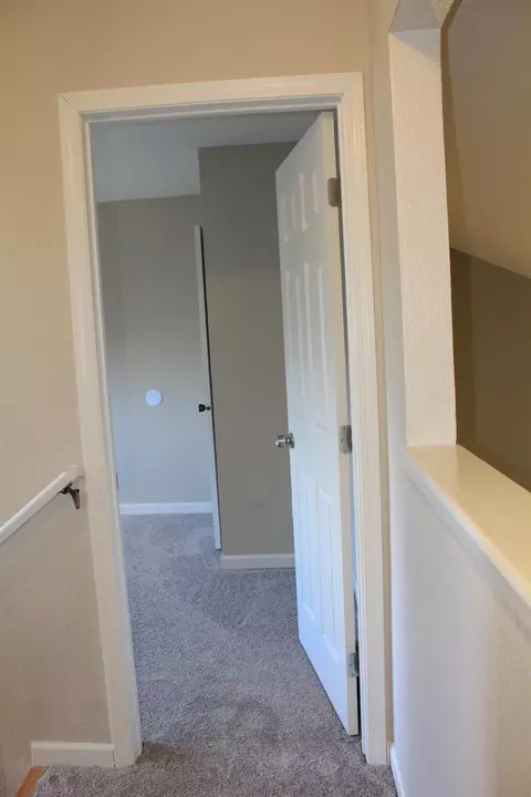 Entry Way - 3104 Golden Eagle Ln, Modesto, CA 95356 photo 7 of 12