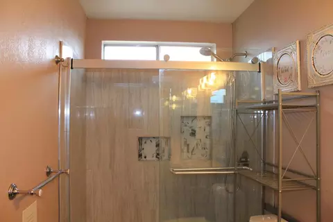 Bath - 3104 Golden Eagle Ln, Modesto, CA 95356 photo 6 of 7