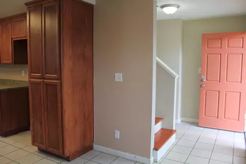 Entry Way - 3104 Golden Eagle Ln, Modesto, CA 95356 photo 4 of 12
