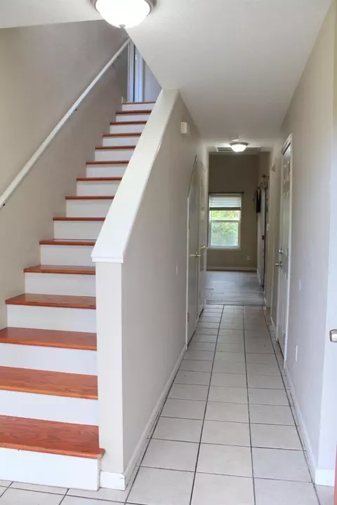 Entry Way - 3104 Golden Eagle Ln, Modesto, CA 95356 photo 2 of 12