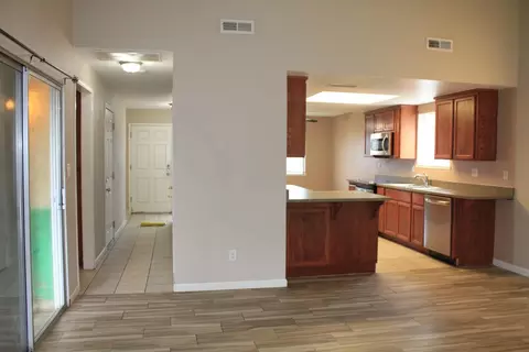 Entry Way - 3104 Golden Eagle Ln, Modesto, CA 95356 photo 5 of 12