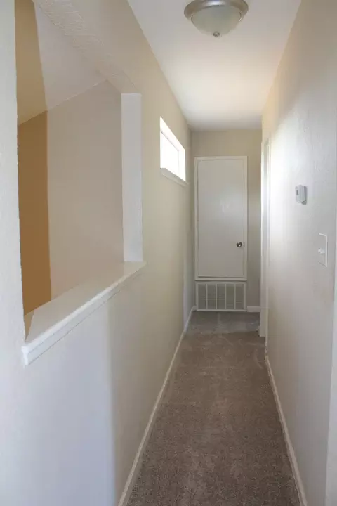 Entry Way - 3104 Golden Eagle Ln, Modesto, CA 95356 photo 8 of 12