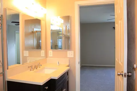 Bath - 3104 Golden Eagle Ln, Modesto, CA 95356 photo 5 of 7